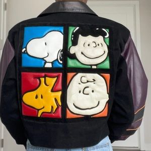 *Super Rare* American Toons Peanuts Stadium Snoopy cropped Leather Jacket.